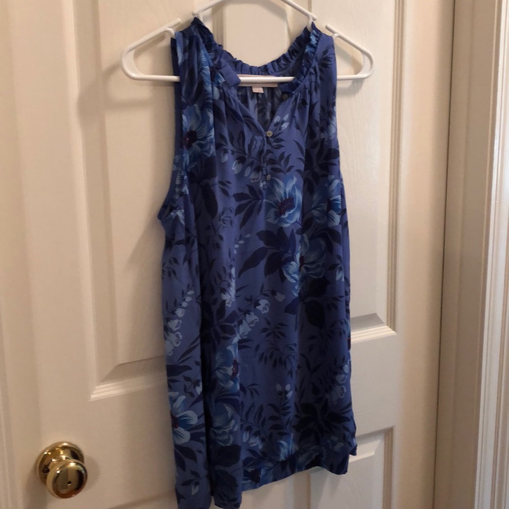 Blue floral top